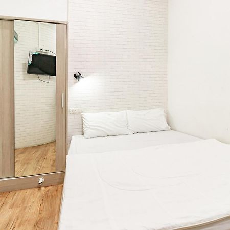Ze Residence Bang Aor Station Бангкок Экстерьер фото