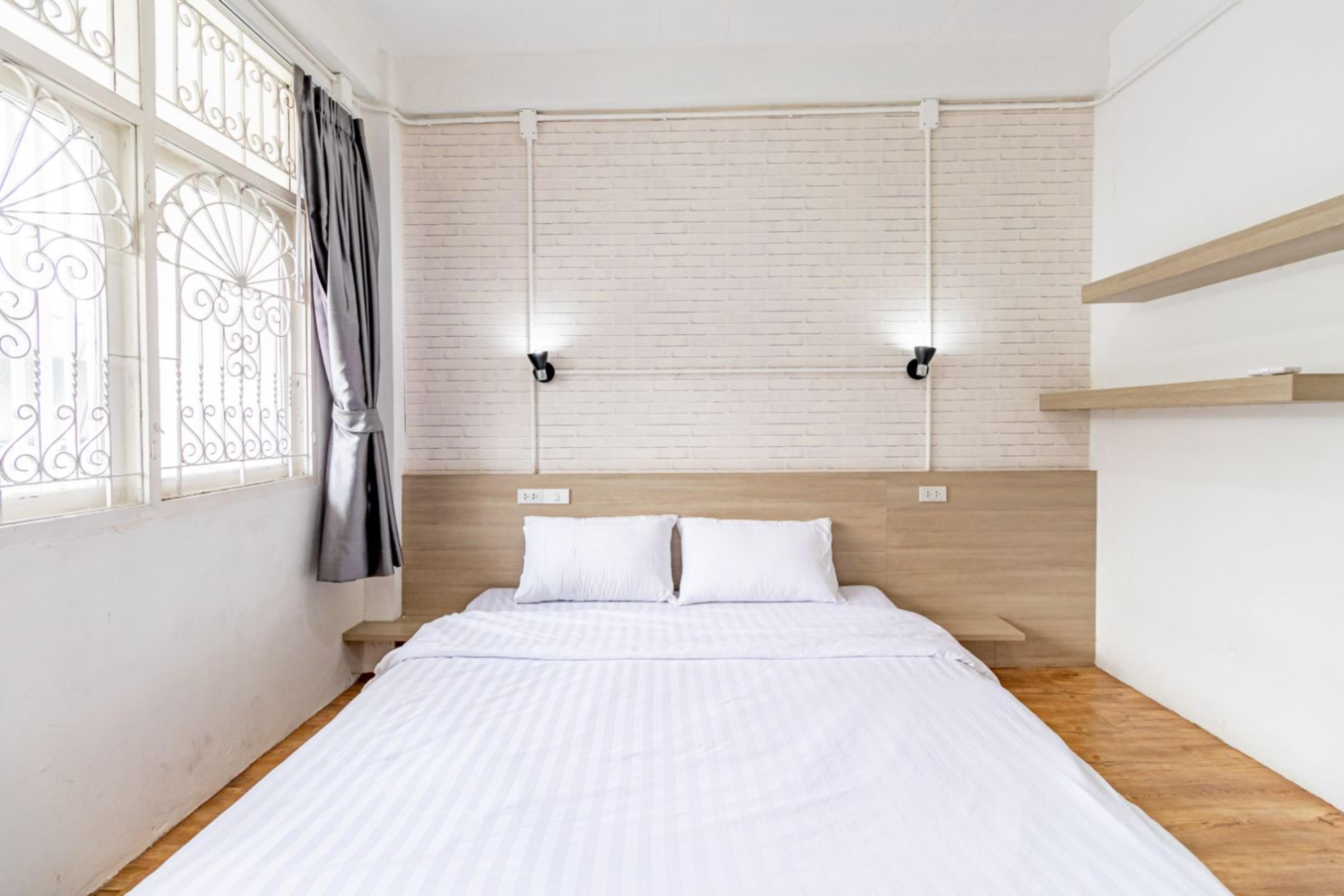 Ze Residence Bang Aor Station Бангкок Экстерьер фото