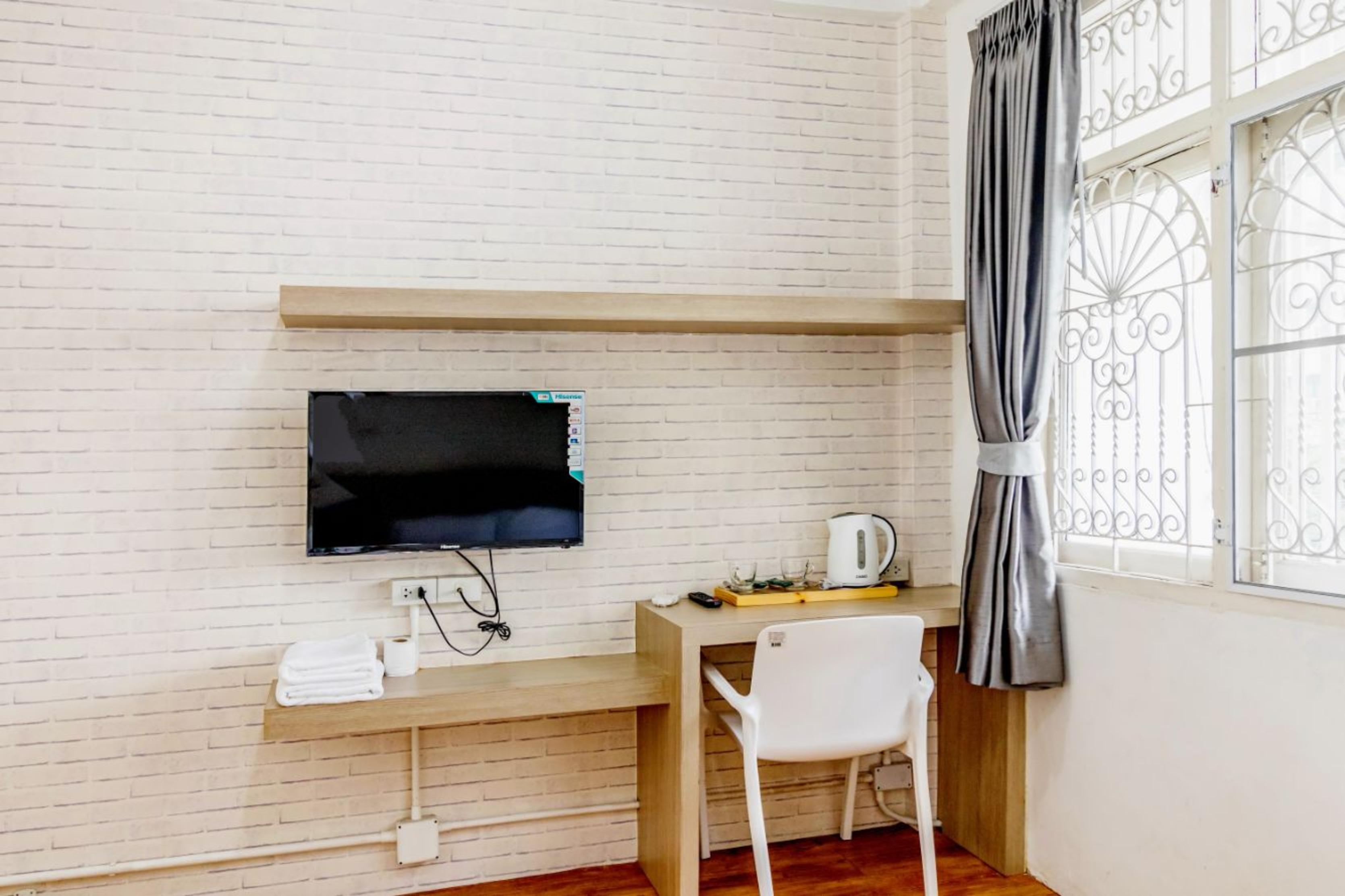 Ze Residence Bang Aor Station Бангкок Экстерьер фото