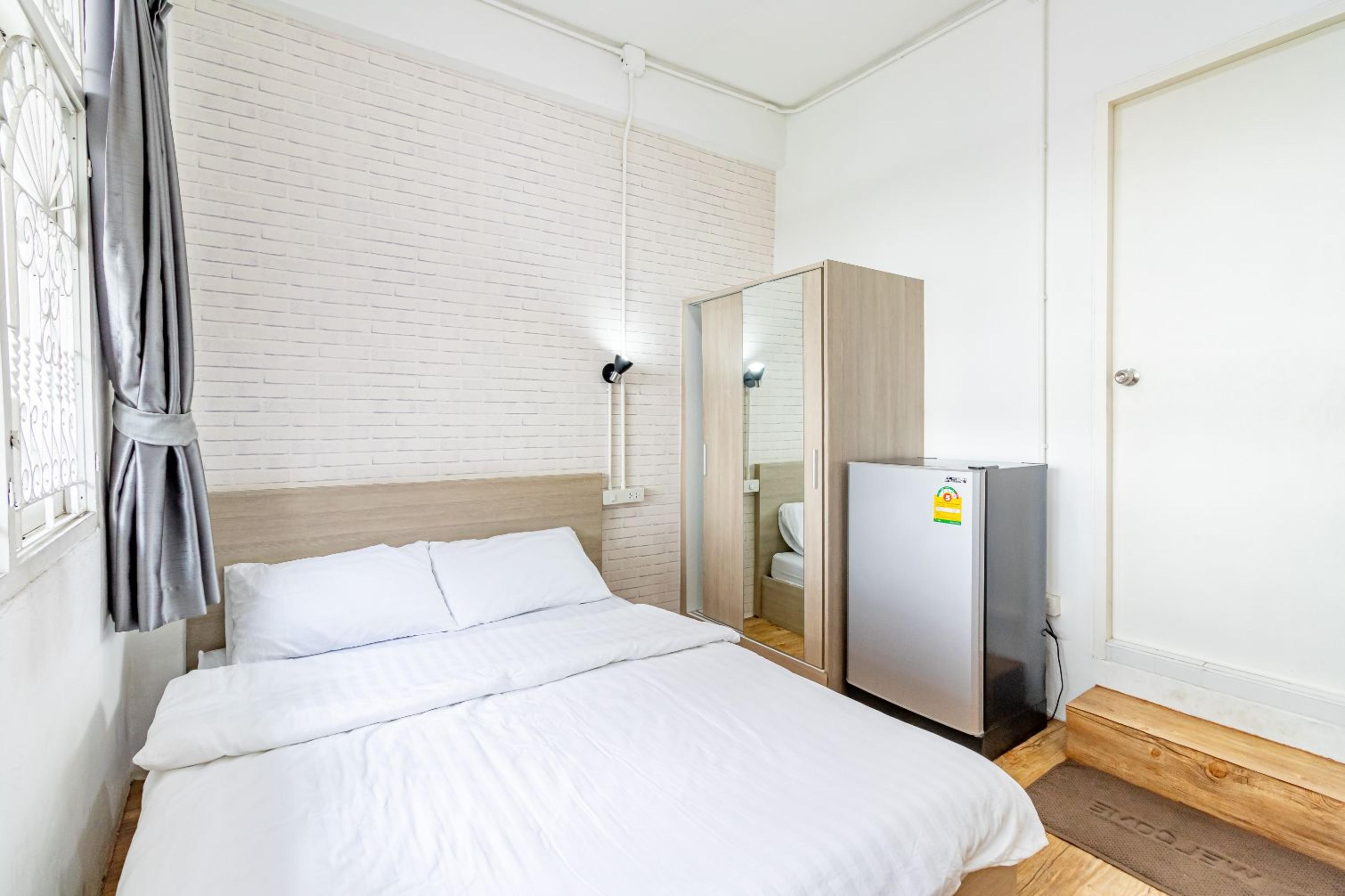 Ze Residence Bang Aor Station Бангкок Экстерьер фото