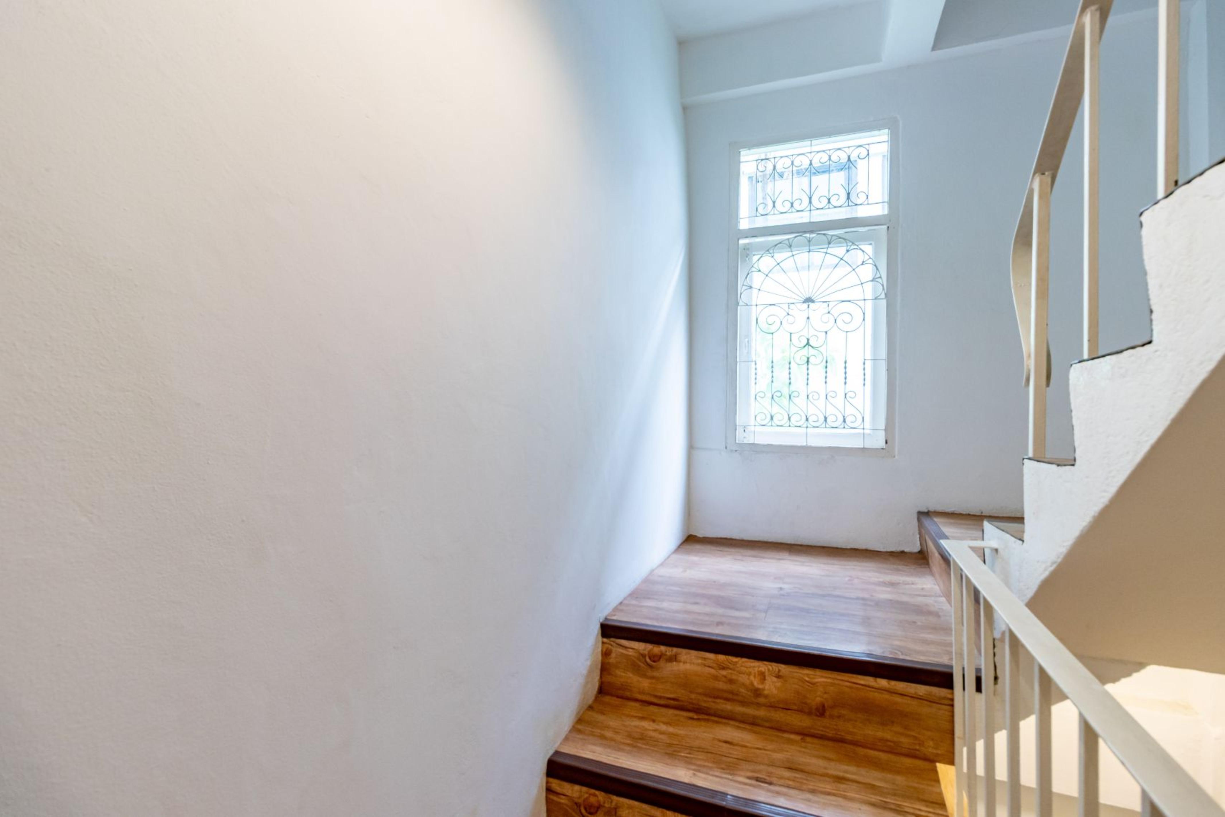 Ze Residence Bang Aor Station Бангкок Экстерьер фото